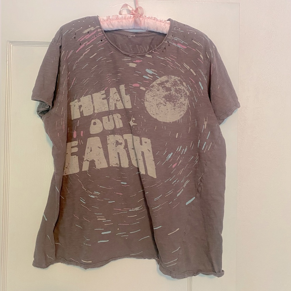 Magnolia Pearl Save the Earth t-shirt